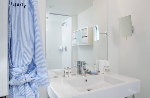 Downtown Hotel | The Study at Yale