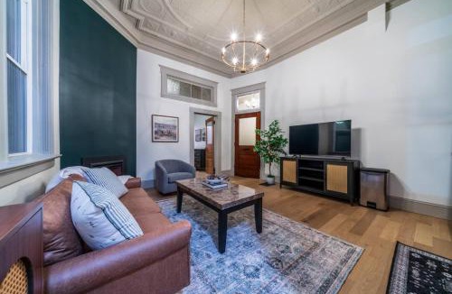 Sedalia Apartment | The Study