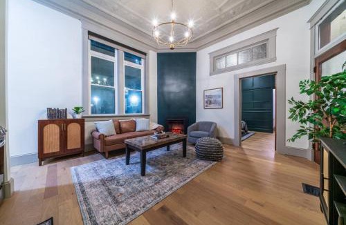 Sedalia Apartment | The Study