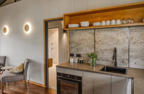 Seymour House | The Stunning "pavilion" at Riverlea