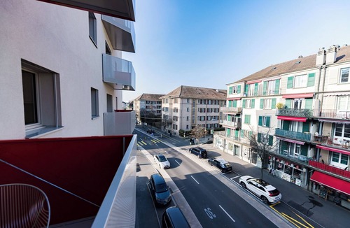 Lausanne Apartment | The stylish Minimalist Lakefront