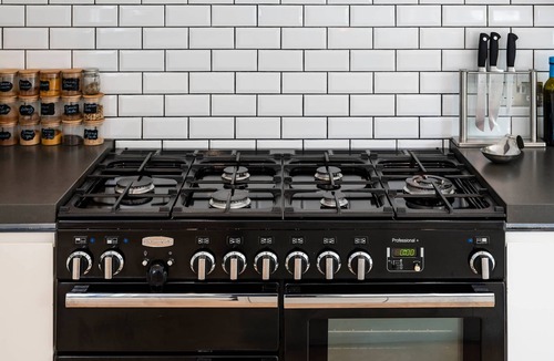 Mapesbury House | The Suburban Bliss Su