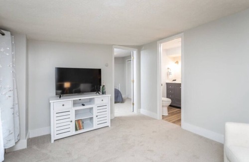 Harrisonburg Apartment | The Sugar Maple - Suite