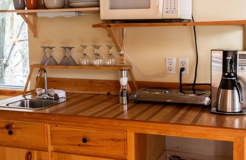 Bishop Corners Apartment | The Suite - Myers Cave Resort