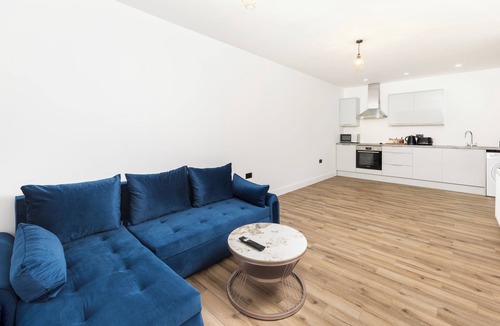 Brierley Hill Hotel | The Suites Inn Hotel