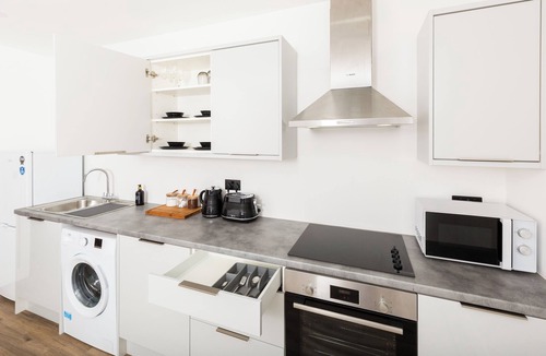 Brierley Hill Hotel | The Suites Inn Hotel