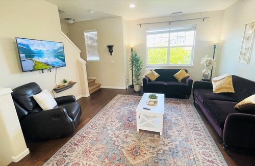 Bull Mountain House | The Summer Lake House