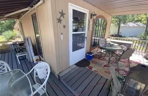 Deepwater House | The Summer Shanty; quiet & cozy!