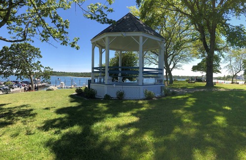 Onset House | The Summer Wind. Water Views & Steps to Beach