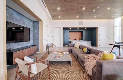 Rainey Street Historic District Apartment | The Summit Club