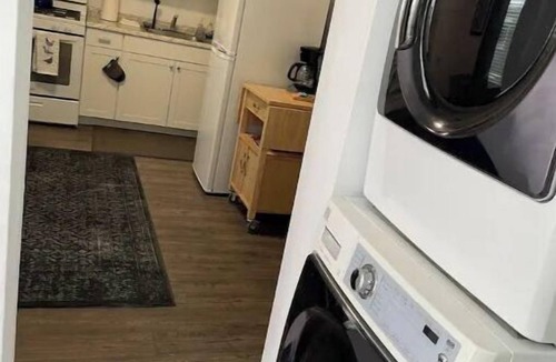 Fairpark House | The Summit: Downtown SLC! Fresh & Clean! Pets OK!