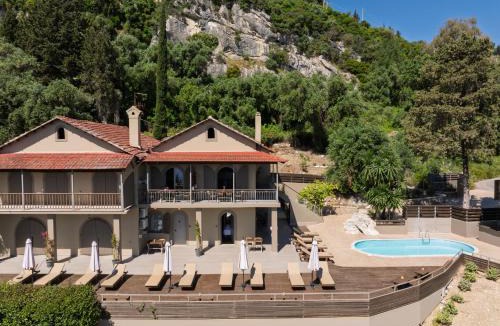 Dafnata House | The Summit Escape House