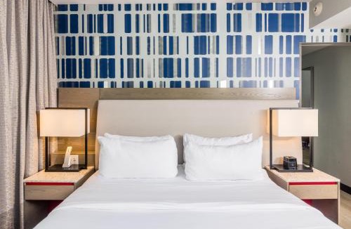 Roselawn Finance Hotel | The Summit Hotel