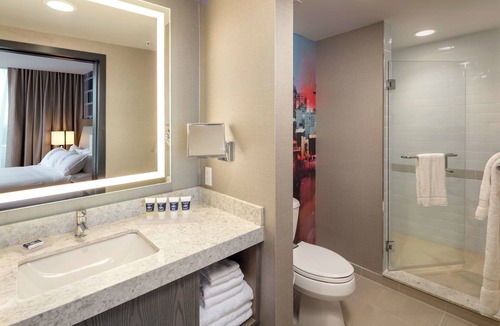 Roselawn Finance Hotel | The Summit Hotel