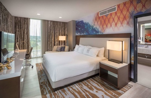 Roselawn Finance Hotel | The Summit Hotel