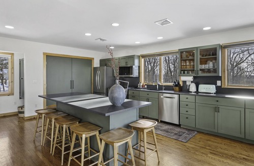 Vernon House | The Summit House - Exclusive Mountain Retreat