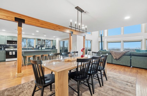 Vernon House | The Summit House - Exclusive Mountain Retreat