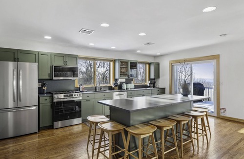 Vernon House | The Summit House - Exclusive Mountain Retreat