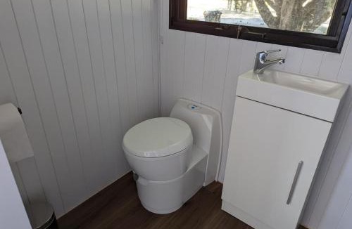 Dadswells Bridge House | The Summit View by Tiny Away