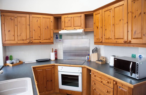 Aberdeen West End Apartment | The Summit West end Spacious City flat with Private parking