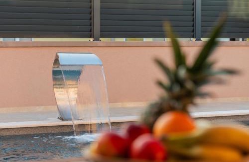 Nin Villa | The Sun