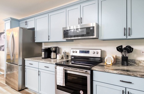 Hidden Creek House | The Sunburst: Sleeps 18! Basketball & Heated Pool