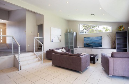 Soldiers Point House | The Sundowner