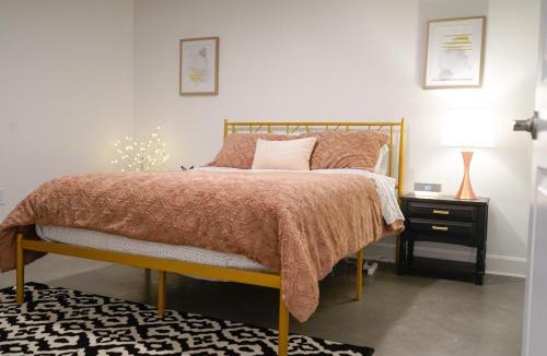 East Lawrence Bed & Breakfast | The Sunflower Suite