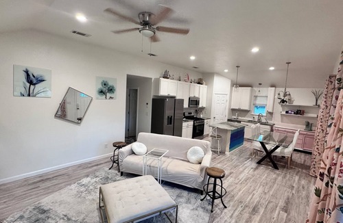 La Marque House | The Sunny Pawhouse