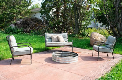 Laurium House | The Sunny Side! Convenient and Sleeps 6!