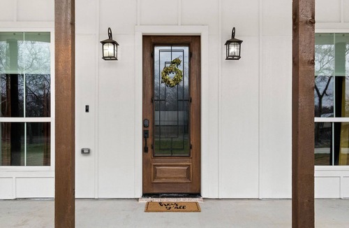 Elmo House | { The Sunrise Acre } 3 King Beds, Family Amenities