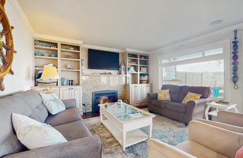 Bellingham House | The Sunset Beach House