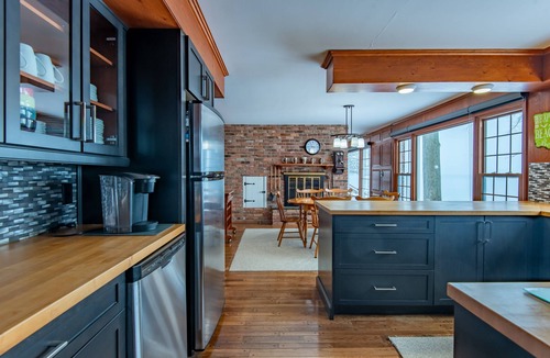 Wyoming House | The Sunset Bell Lakehouse & Beachfront Retreat - Lake Huron