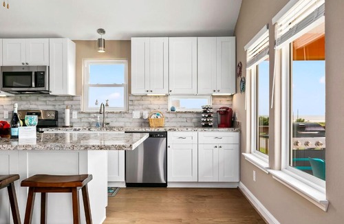 San Luis House | The Sunset House in Treasure Island