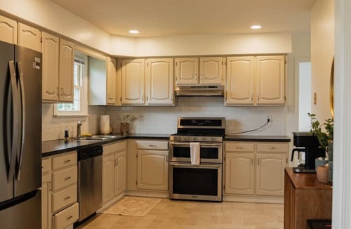 Parkesburg House | The Sunsets Overlook