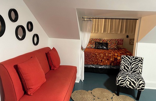 Lexington House | The Sunshine Cottage