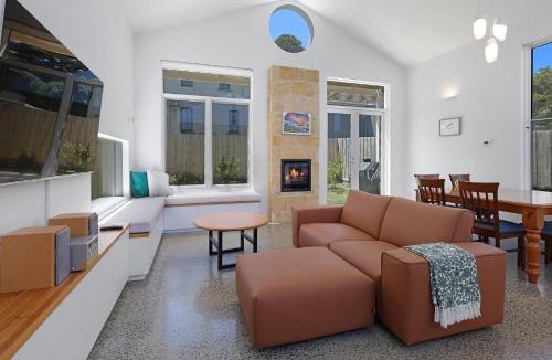 Warrnambool House | The Sunshine House