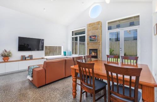 Warrnambool House | The Sunshine House