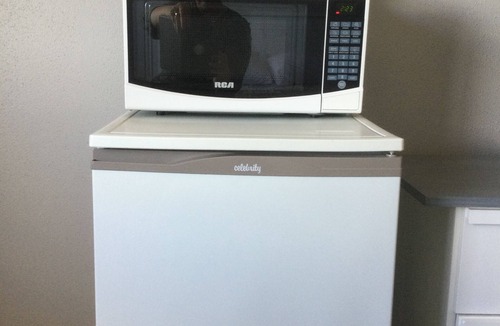 Parrsboro Hotel | The Sunshine Inn