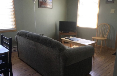 Parrsboro Hotel | The Sunshine Inn