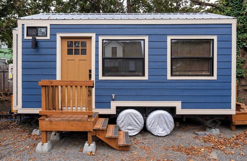 Hosford-Abernethy House | The Sunstone Modern Tiny House Prime Location