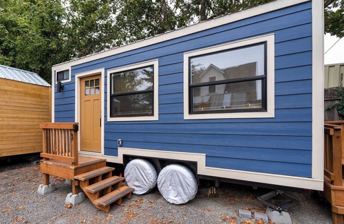 Hosford-Abernethy House | The Sunstone Modern Tiny House Prime Location