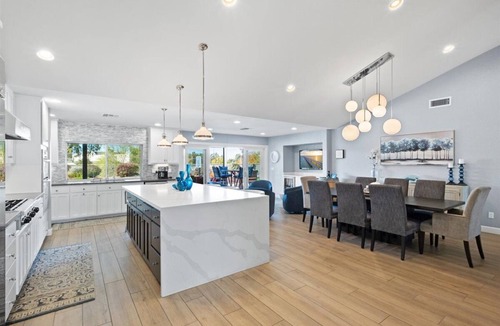 Buenavante House | The Super Bowl Headquarters