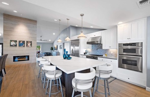 Buenavante House | The Super Bowl Headquarters