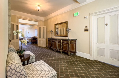 Salinas House | The Superior Room 209