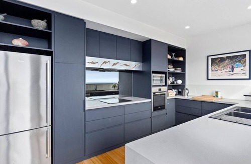 Eastern View House | The Surf Spot - Absolute beach front