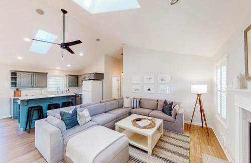 Four Sisters House | The Surfbird