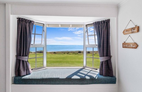 Bay of Plenty Region House | The Surfcaster - Pikowai Beach, Whakatane