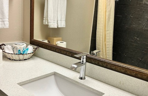 Caldwell Hotel | The Surrey Inn