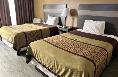 Caldwell Hotel | The Surrey Inn